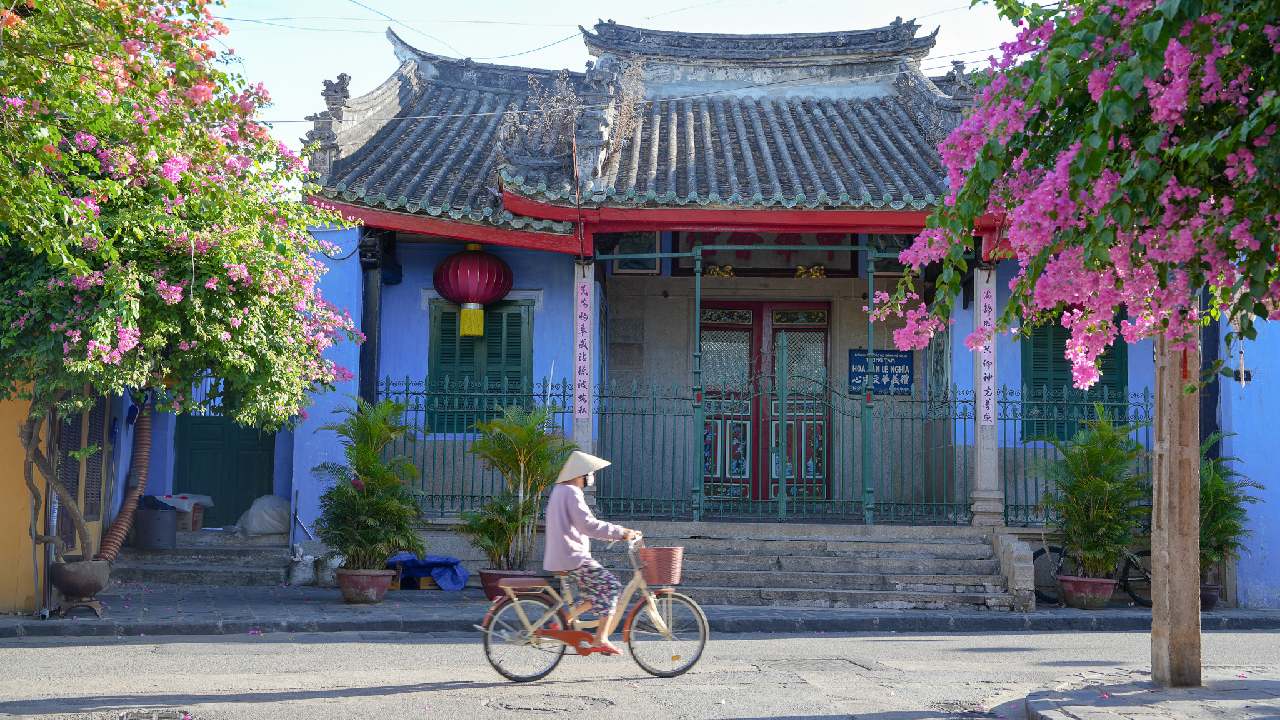 Hoi An. Walk. Wonder